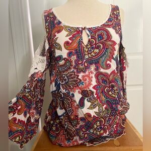 Medium Cha Cha Vente Cold Shoulder Top